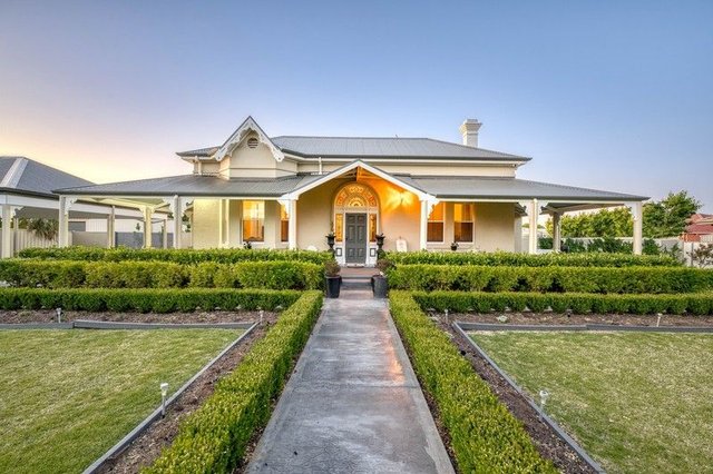 125-127 Riverside Avenue, VIC 3500