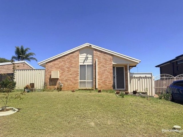 4 Gypsum Place, NSW 2558