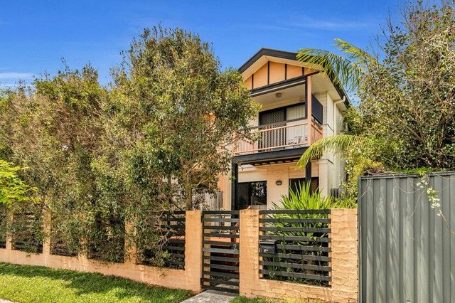 2/12 Manson Parade, QLD 4104