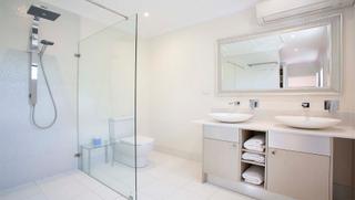 Bathroom (2019-10-11)