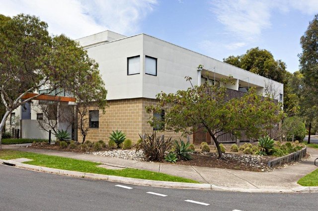 24/8 Crefden Street, VIC 3012