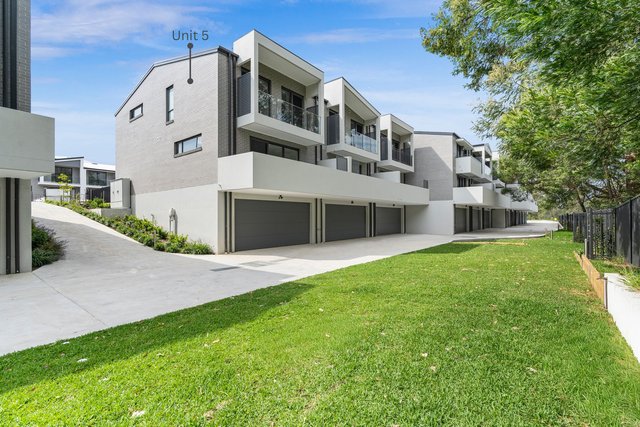 5/2 Dolphin Point Road, NSW 2539