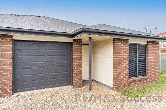 2/324a West Street, QLD 4350