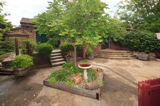 Courtyard (2010-12-10)