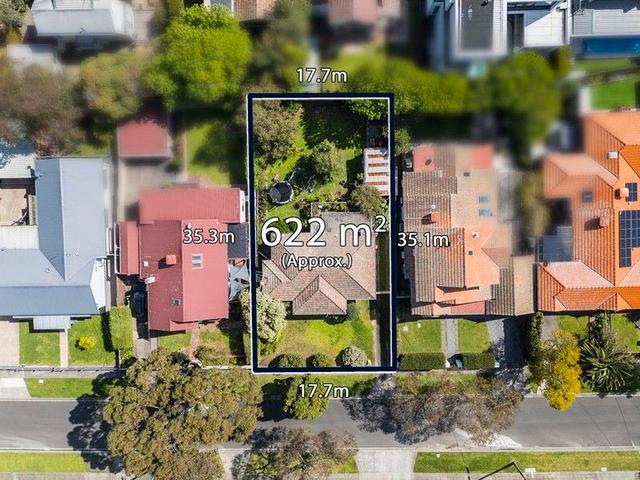 7 Woodvale  Grove, VIC 3040