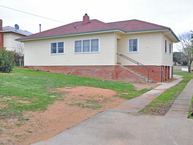 9 Robert Street, NSW 2663