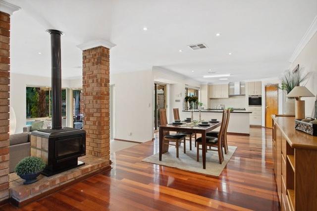 5 Dux Court, WA 6023