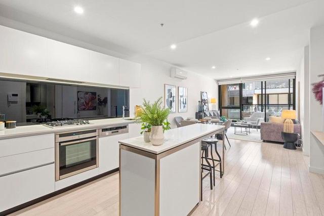 D210/42 Hutchinson Street, VIC 3057