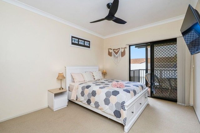 Unit 2/175 Torquay Rd, QLD 4655