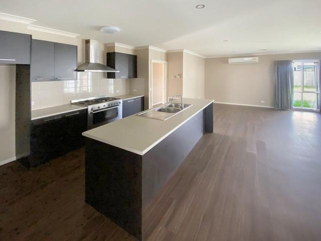 8 Goldwood Dr, VIC 3350