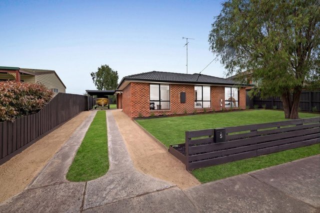 5 Isaac Smith Crescent, VIC 3977