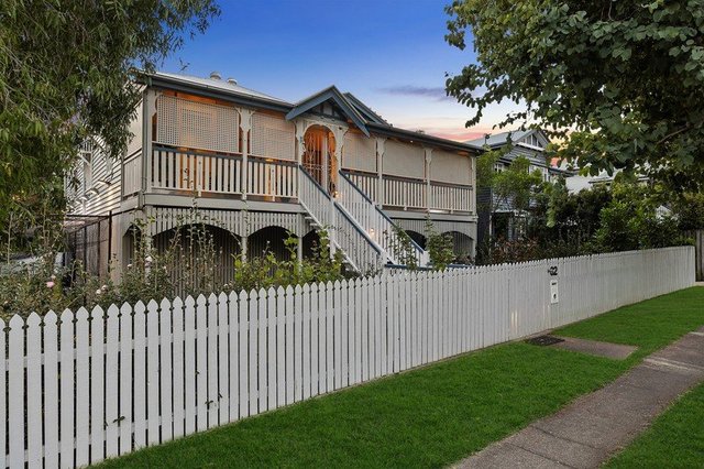32 Barker Street, QLD 4169
