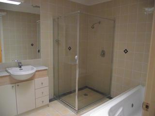 Bathroom (2012-11-22)