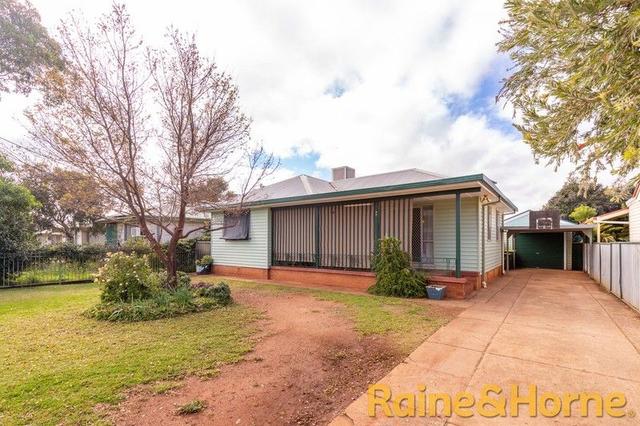 20 Leavers Street, NSW 2830