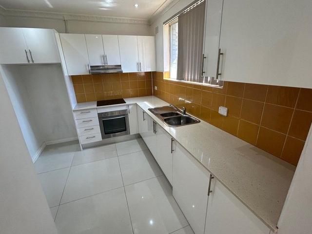 10/1 Hart St, NSW 2170