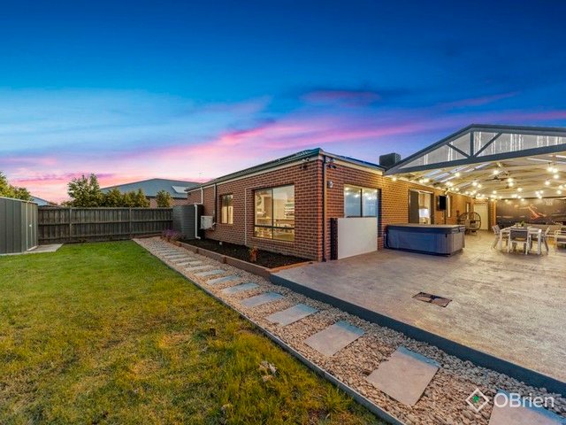 8 Dante Court, VIC 3984