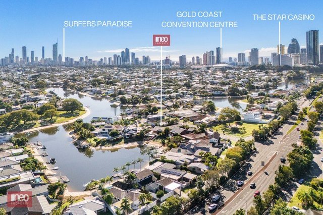 8 Cocos  Crescent, QLD 4218