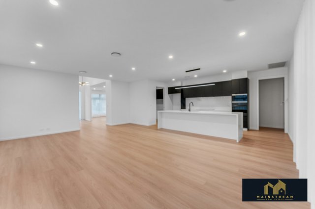 15 Zubrzycki Crescent, ACT 2914