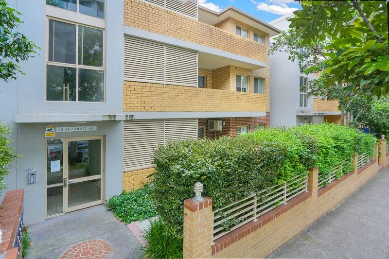 https://images.allhomes.com.au/property/photo/04ea9d4d56d0b4d64d1f46f241660e76_hd.jpg