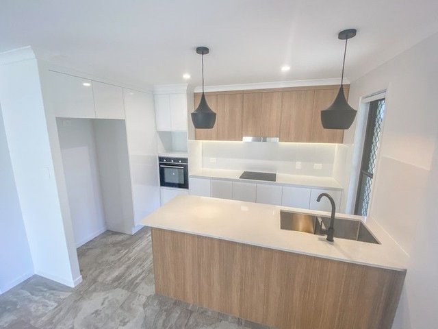 1/17 Robert Street, QLD 4670