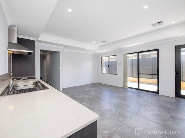 B/14 Hitter Street, WA 6035