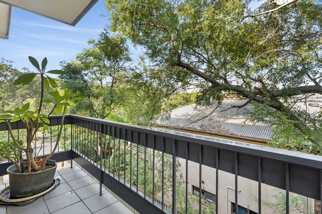 2/61 Avalon  Parade, NSW 2107