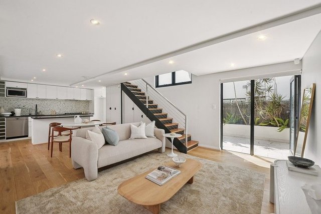 2/12 Warners Avenue, NSW 2026