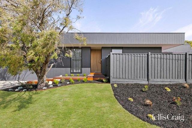 1 Russell Crescent, VIC 3943
