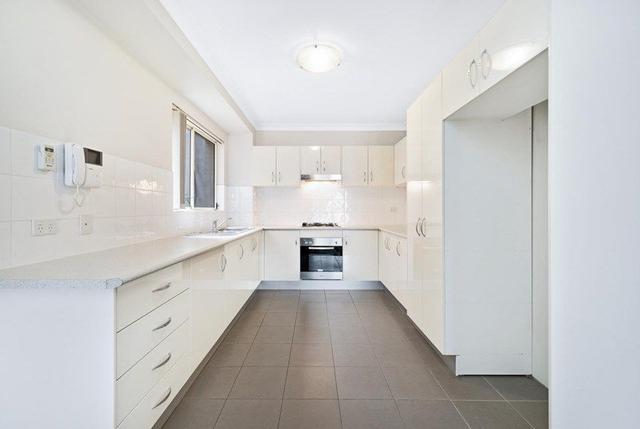 4/8 Revesby Place, NSW 2212