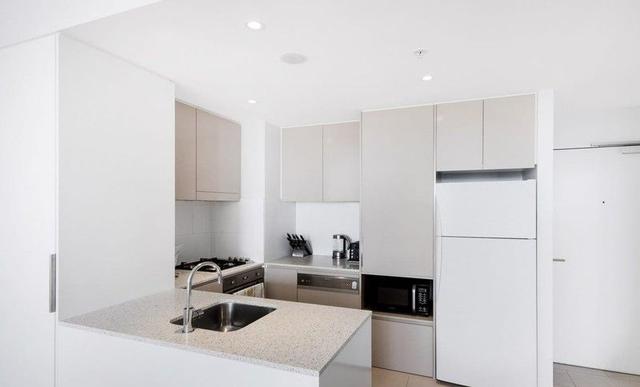 806/1 Brodie Spark Drive, NSW 2205