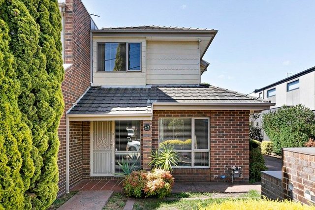 2/6 Keam Street, VIC 3041