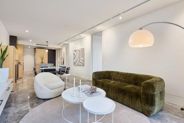 205/2 Pine Avenue, VIC 3184