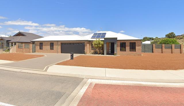 2 Reef Boulevard, WA 6532