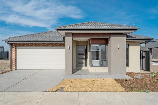 4 Roebling Street, VIC 3064