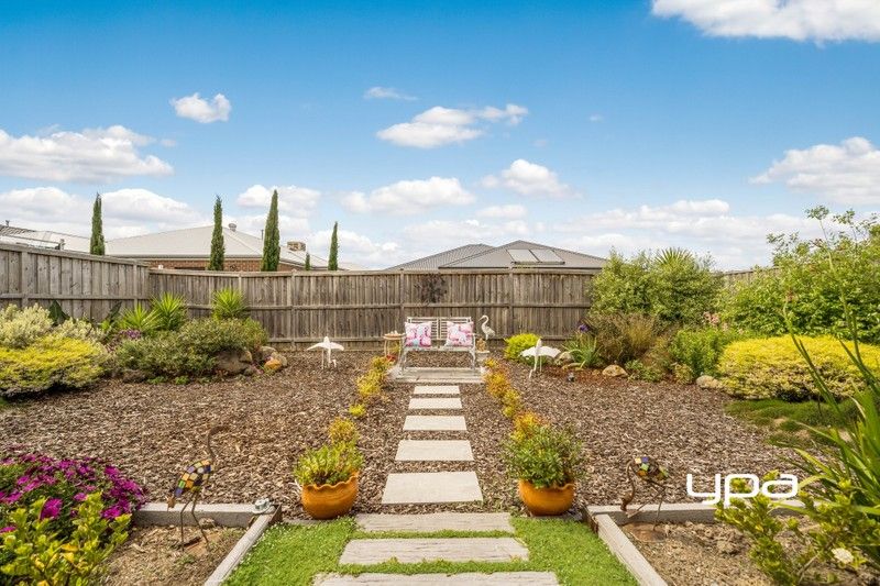 https://images.allhomes.com.au/property/photo/06083df5a2855e923783f1d15d214b4b_hd.jpg