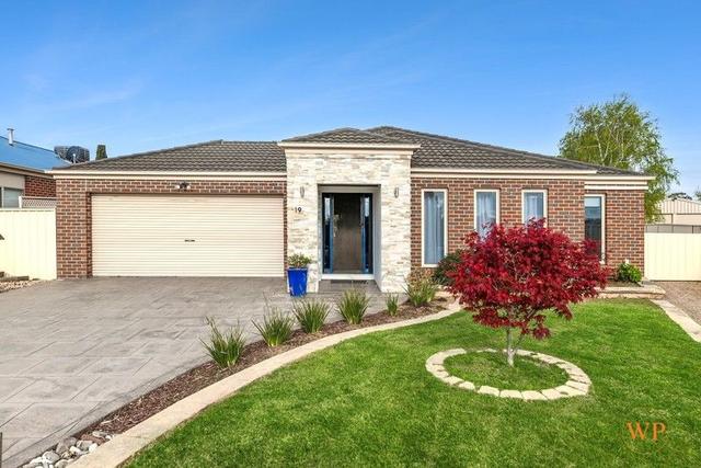 19 Golden Elm Court, VIC 3764
