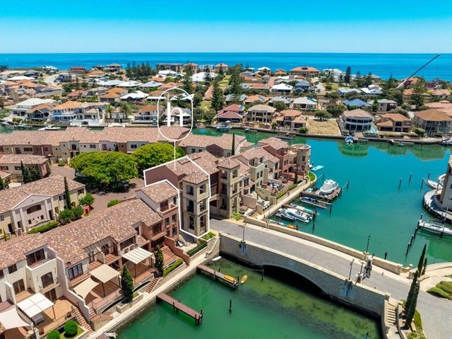10/18 Port Quays, WA 6210