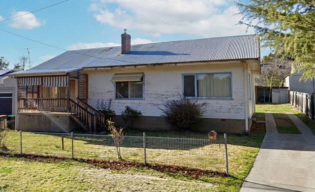 10 Buchan Parade, NSW 2630