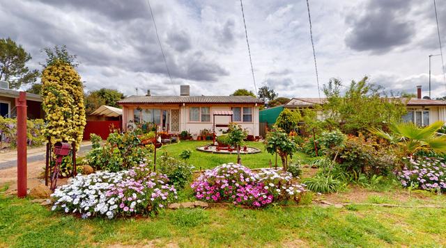 33 Alcheringa Street, NSW 2830