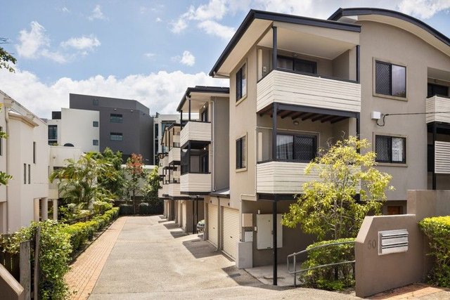 2/50 Lambert Road, QLD 4068