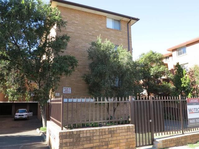 8/30 Goulburn St, NSW 2170