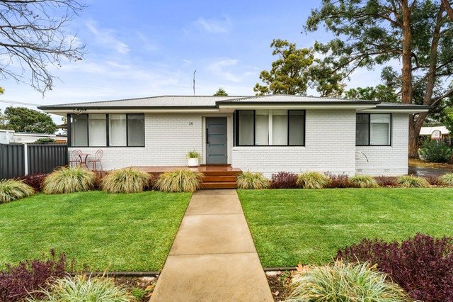16 Emerald Street, NSW 2750