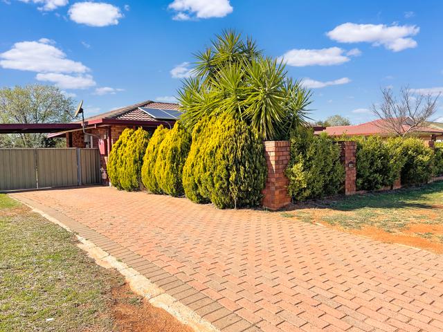 26 Rosella Street, NSW 2830