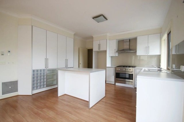 2/26 Roberts Street, VIC 3150