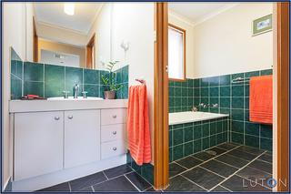 Bathroom (2013-11-12)