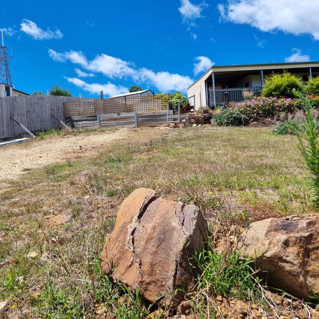 27 River St, TAS 7190