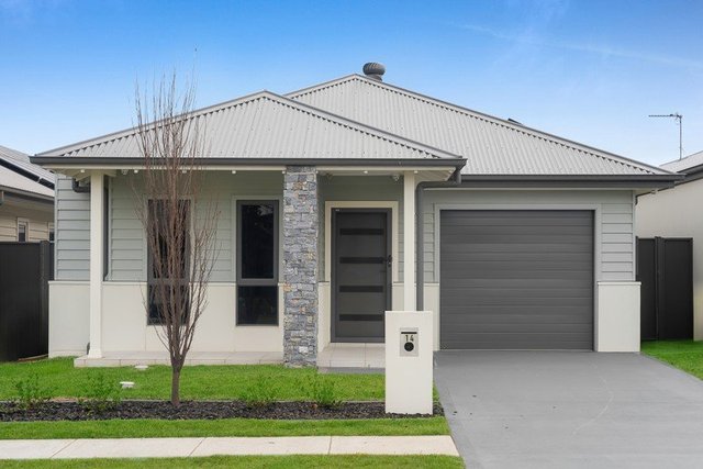 14 Campion Way, NSW 2570