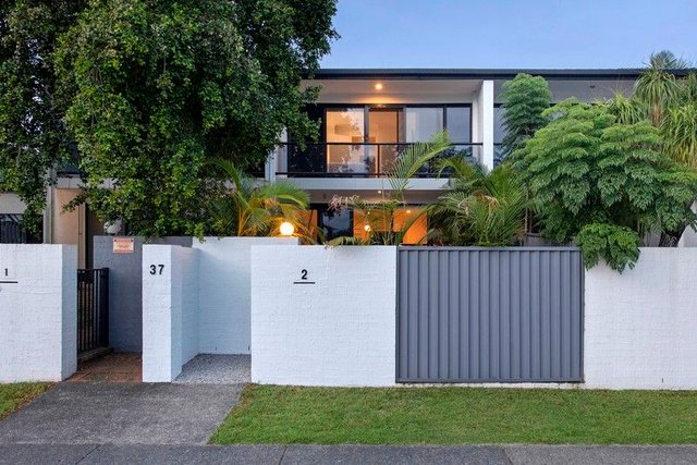 2/37 T E Peters Drive, QLD 4218