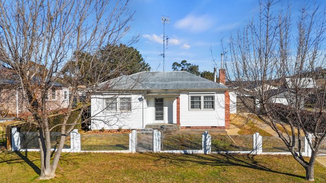 18 Oliver Street, NSW 2628
