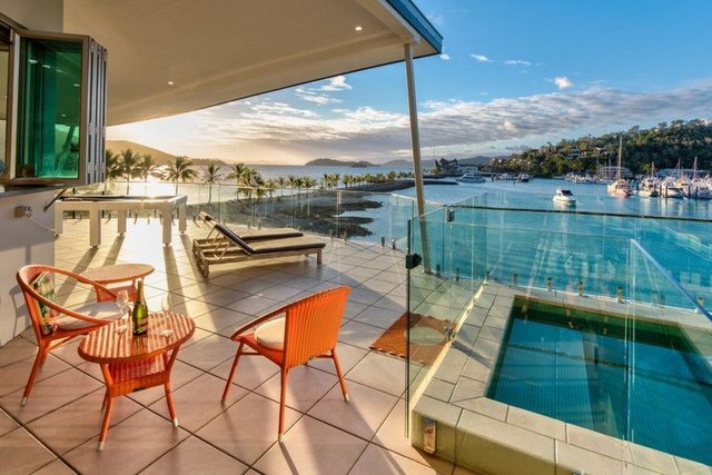 Pavillions 25/1 Airport Drive, QLD 4803